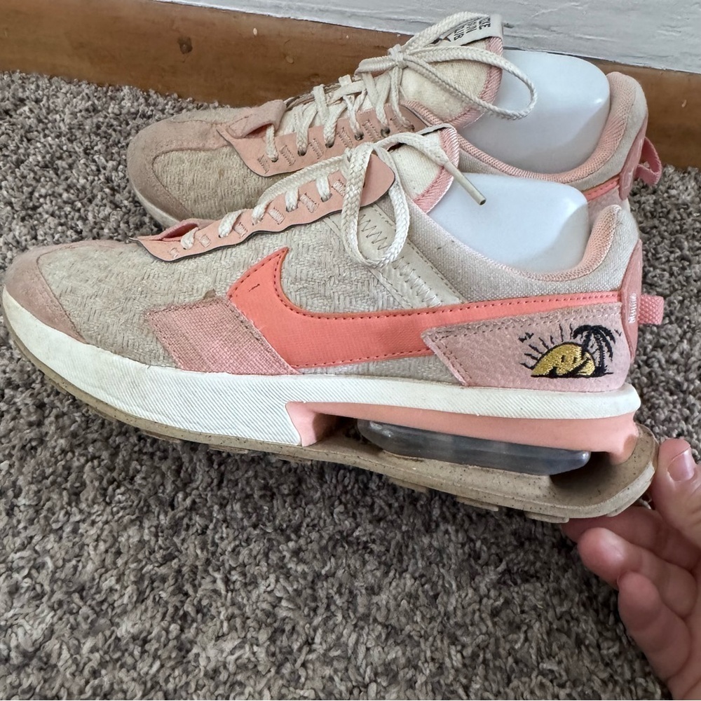 Nike Air Max Pre-Day Sun Club womans Size 7.5 - Picture 2 of 13